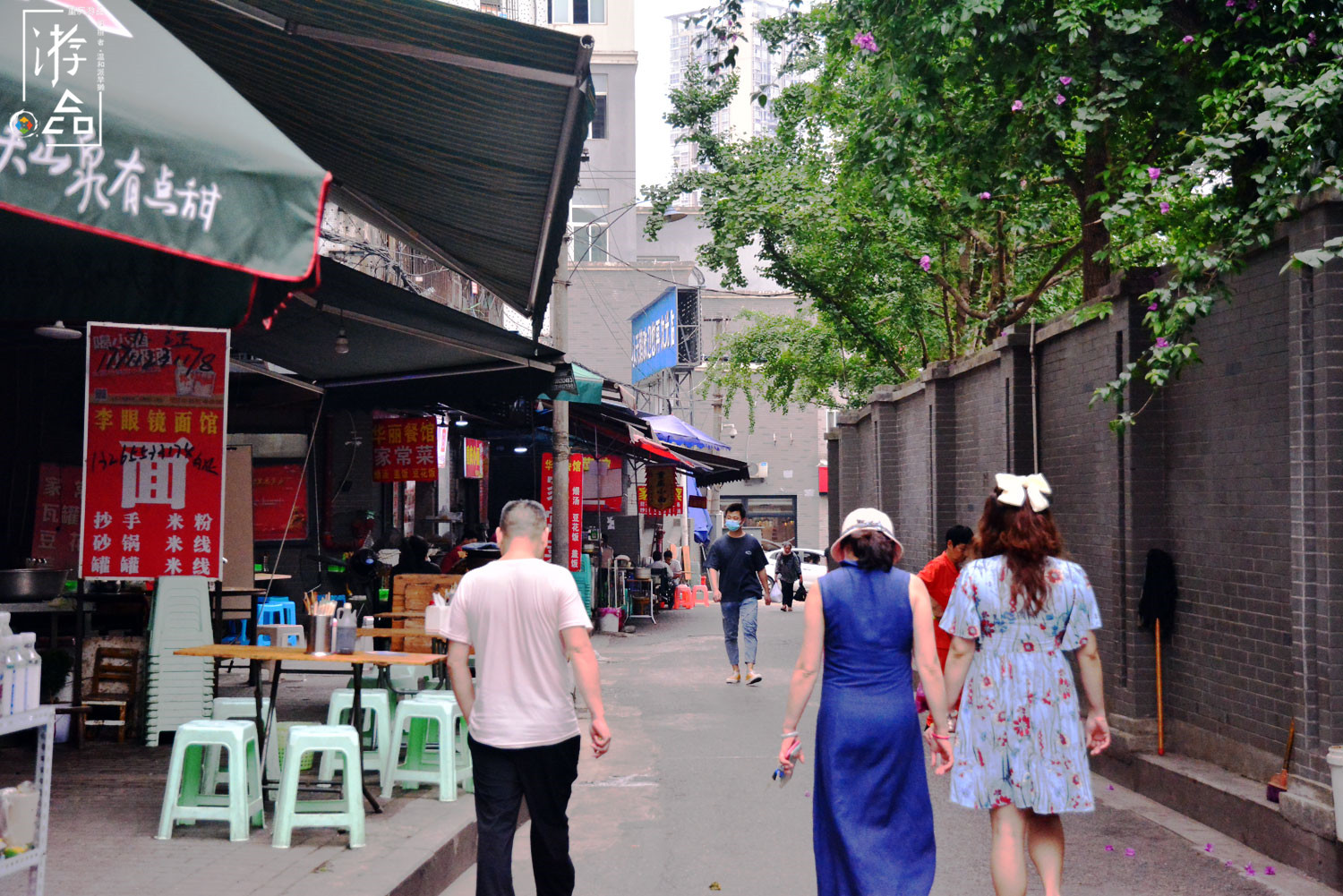 在大坪街道探险：穿越破旧的电视塔村，寻找被遗忘的山城地标