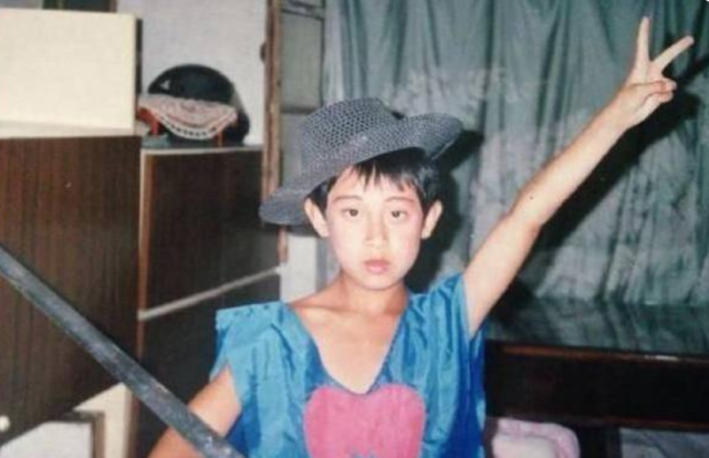 13年前，二人同上春晚，如今賈玲成了老板，那么白凱南哪去了？