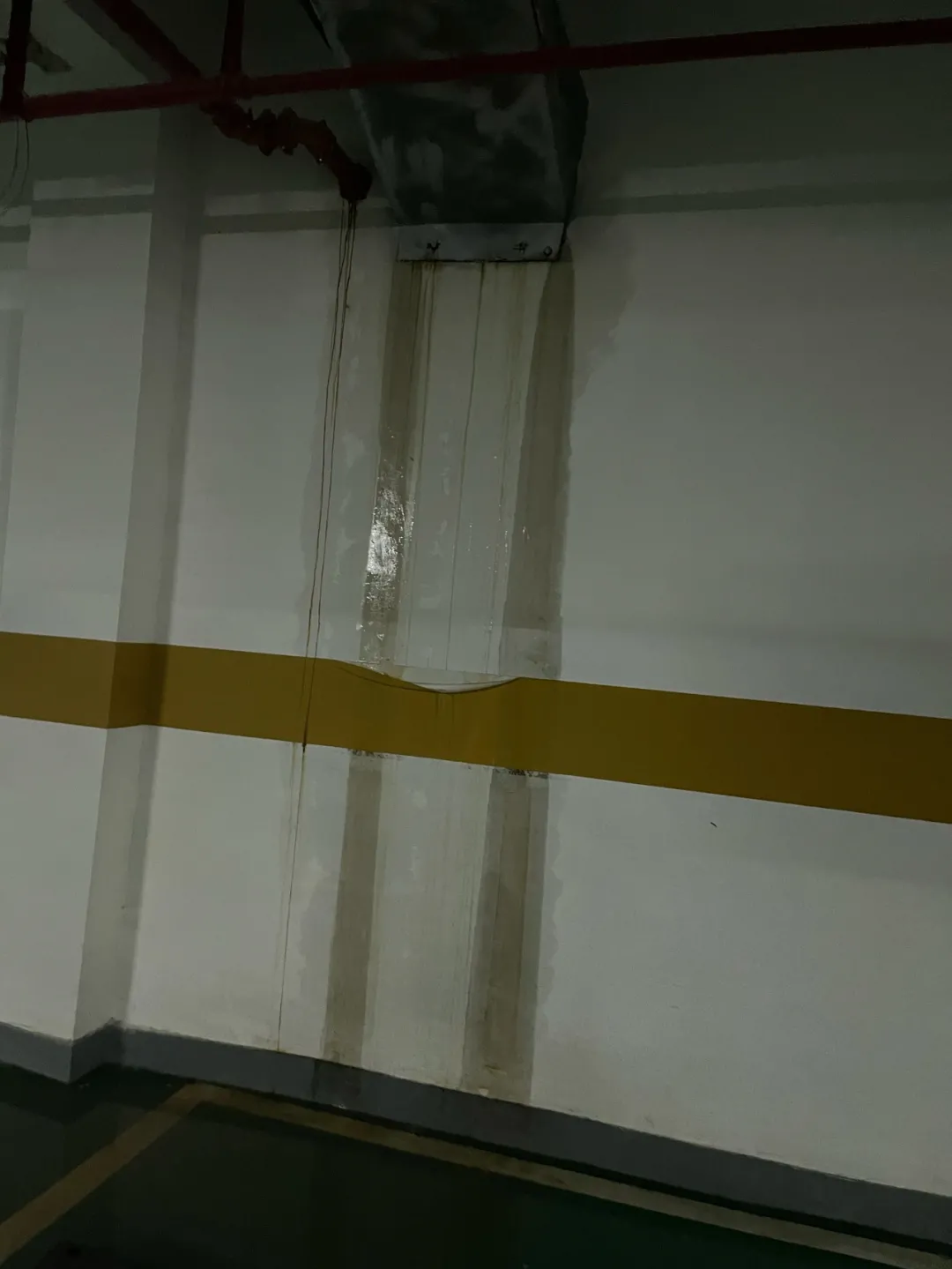 楼顶渗水!车库变成“水库”!福州一小区被曝光!业主损失惨重