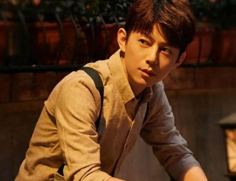 何炅老师为何人缘这么好，凭什么把主持人当得