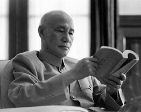 石友三：火烧少林寺，炮轰南京城，7次倒戈，最终被活埋在黄河边