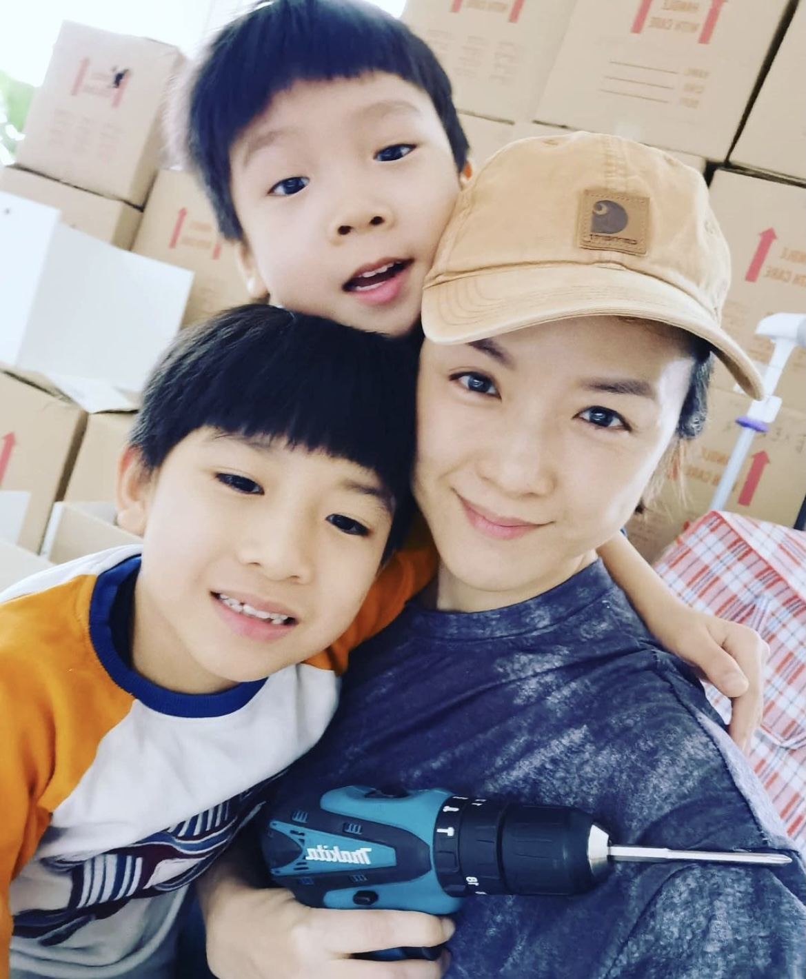 陳豪一家五口新年小屋搬大屋，為生第四胎留後路，順其自然等驚喜