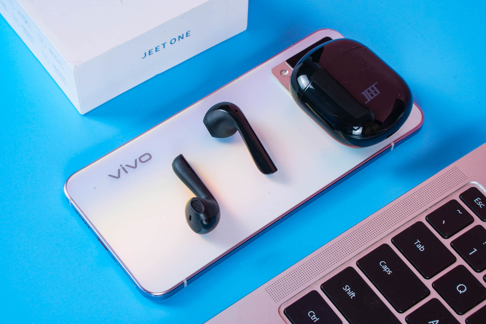 高颜值，升级版JEET ONE蓝牙耳机给你不一样的感受