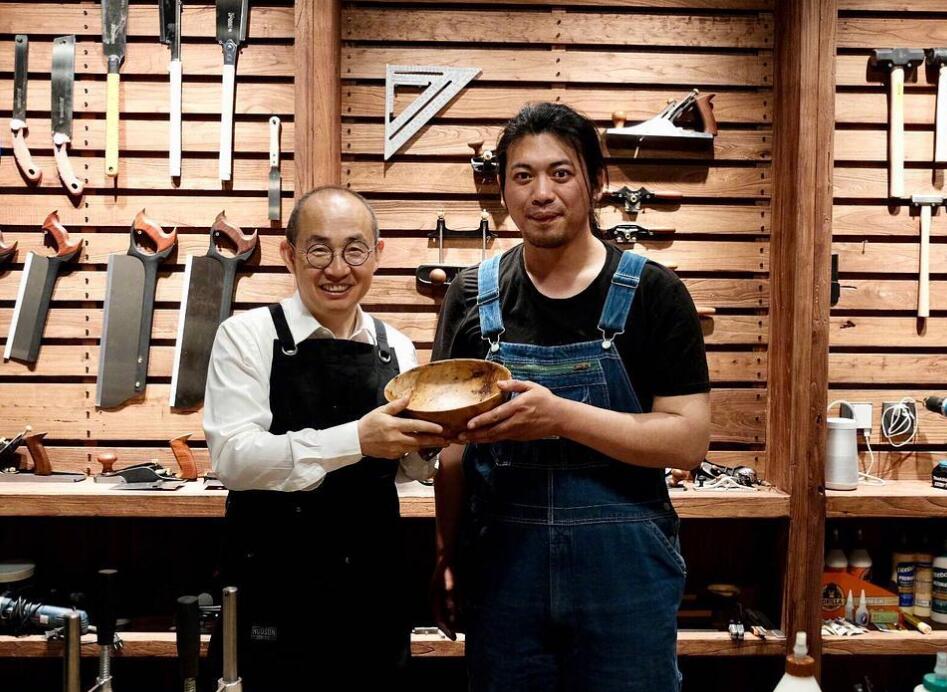 B station UP advocate manual brighting to turn over, new work is pointed to do not respect a female, have even the clothes the problem? 