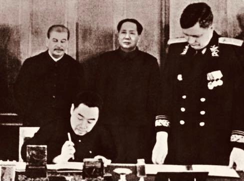 巨人较量：为收回苏军霸占的旅顺大连，主席和斯大林激烈交锋始末