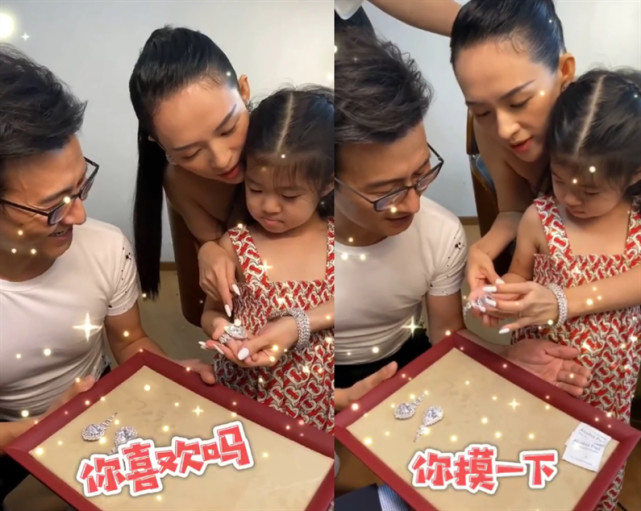 服！ 章子怡5歲女兒接觸冷血動物，醒醒徒手抓蛇摸蜥蜴超淡定