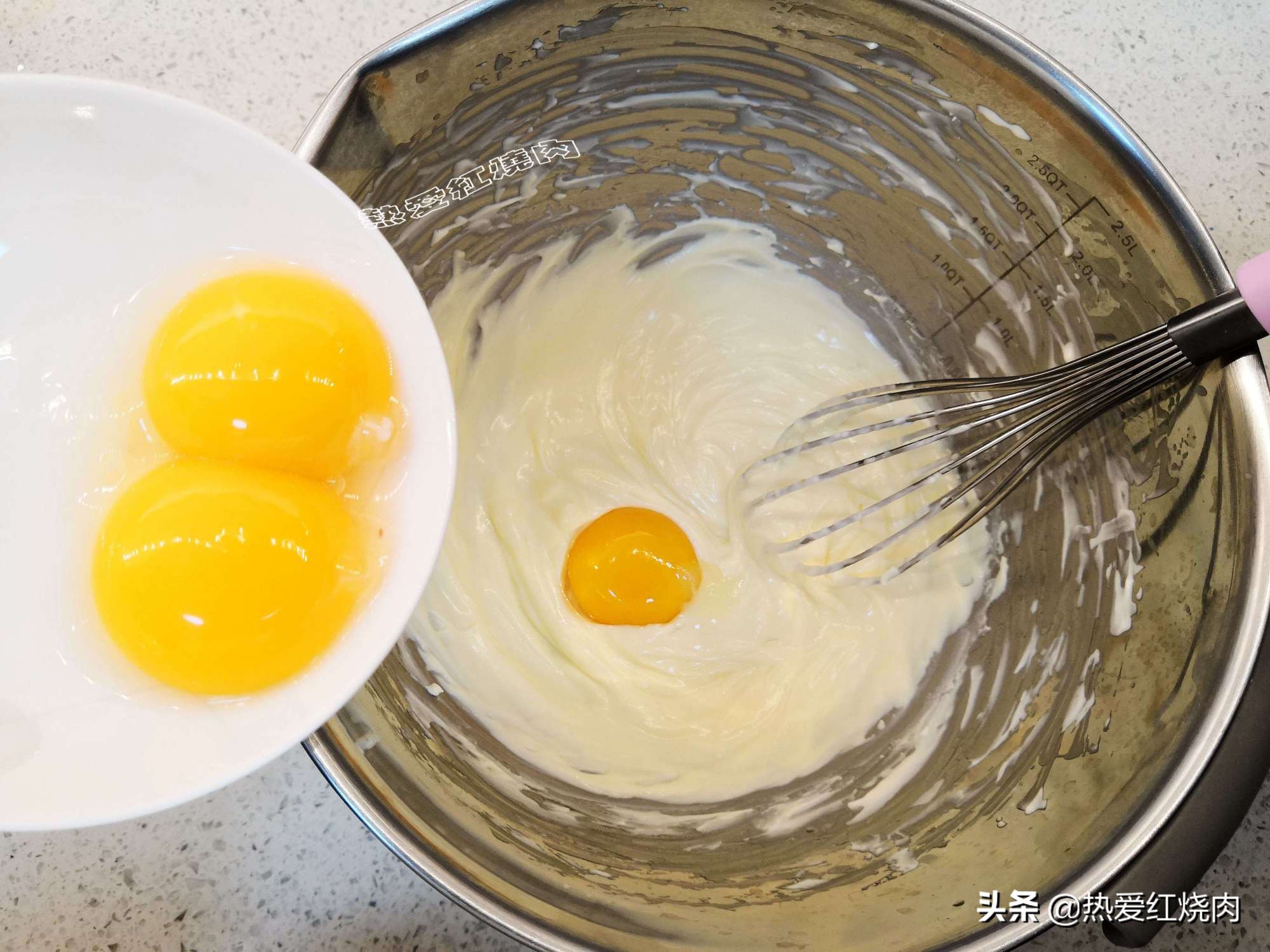 這蛋糕口感濕潤吃著不噎人，做了四次終於成功了，心得體​​會告訴你