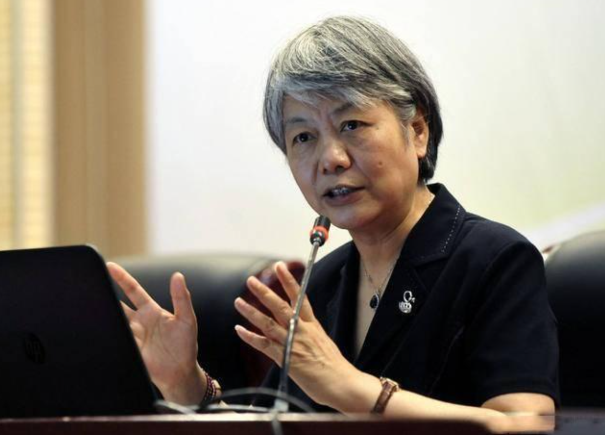 想知道孩子在幼儿园过得好不好？李玫瑾：陪娃做一个游戏就知晓