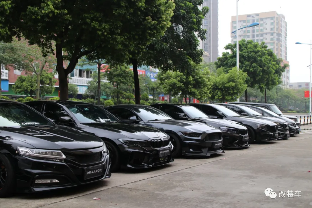 爱上跑赛道的黑武士宝马3系 全力冲刺后才知道怎么改车
