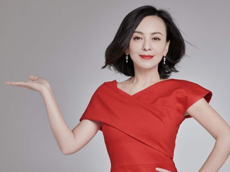 “雪姨”16岁儿子罕见曝光！性格温暖颜值却被嘲，富豪生父成谜