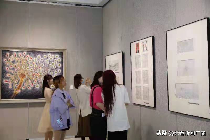 《薪火相传——史国娟 王钢 王强师生作品展》在吉林艺术学院开展