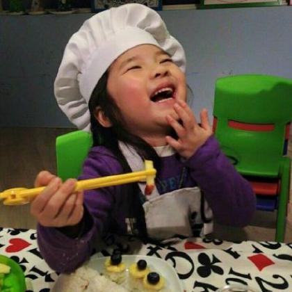 情侣头像小孩一人一张，呆萌一男一女高清