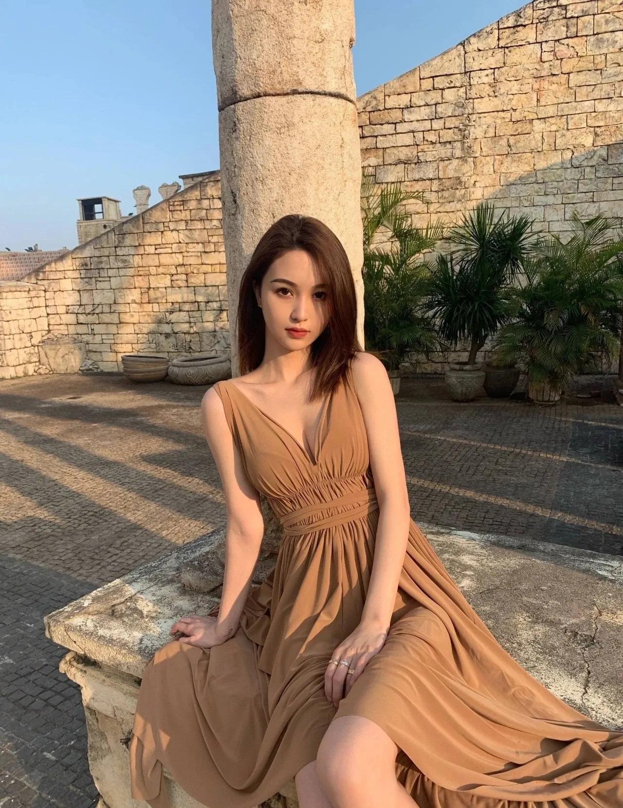 清纯可爱模特身材大长腿性感美女图片