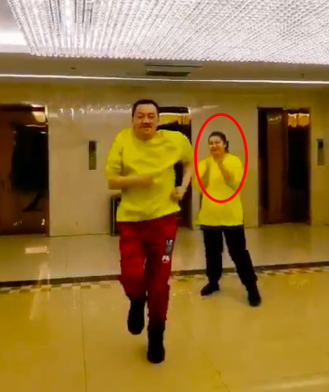 雪村豪宅内景曝光，装修奢华大到似广场，小1