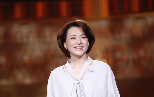 有种人生叫何炅，不仅有“一路绿灯”的事业，还有让人羡慕的友情