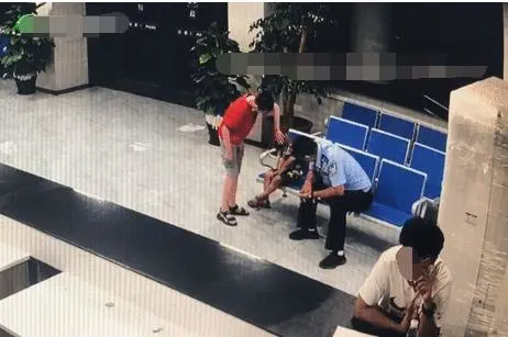 重庆|警察叔叔，我捡到……一个小孩！