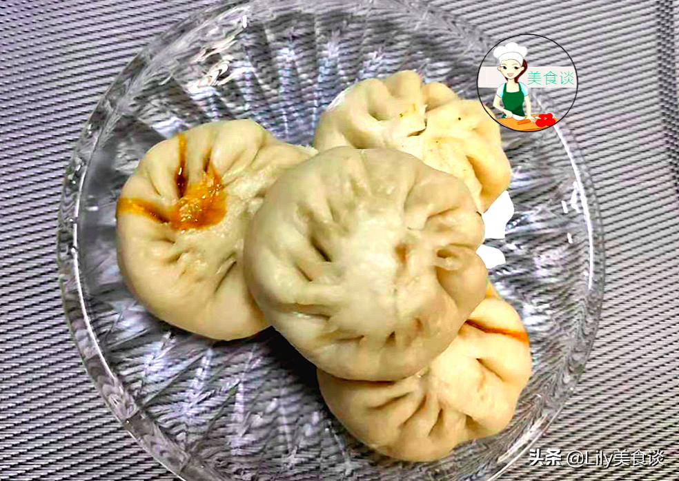 冬天蒸小籠包，掌握好這2點，個個皮軟餡香，蒸一鍋不夠吃，真香