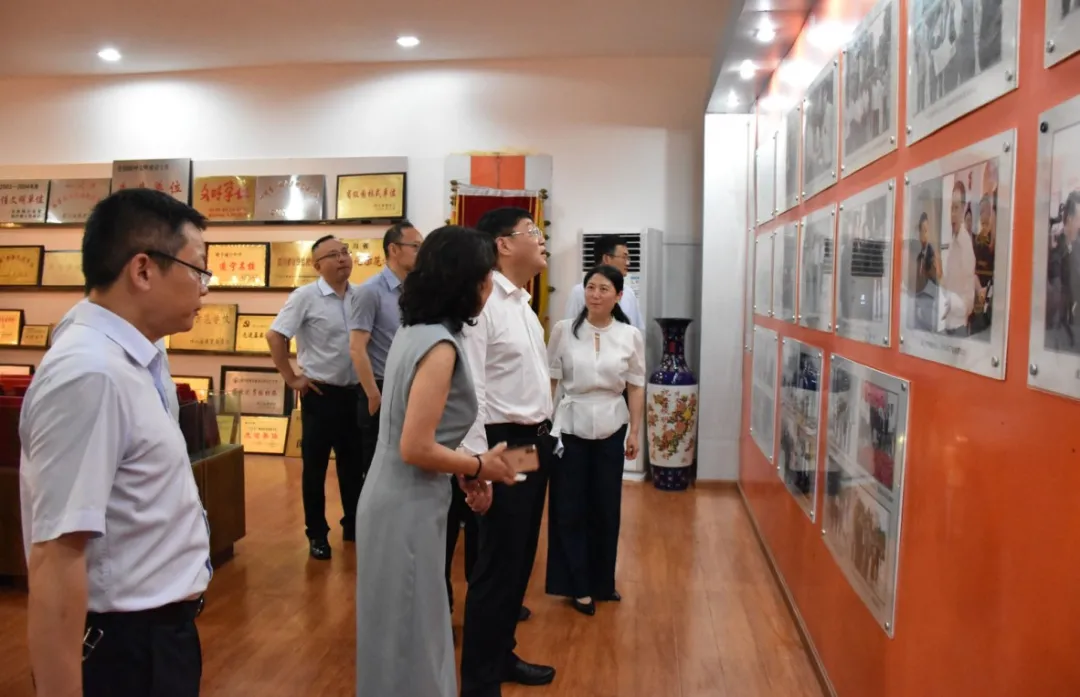 遂宁中学与成都七中“牵手”结对,助推教育教学发展“加速度” 遂宁中学与成都七中“牵手”结对,助推教育教学发展“加速度”