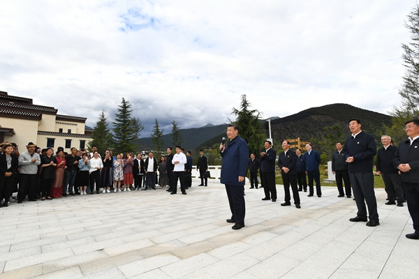 习近平在西藏考察时强调 全面贯彻新时代党的治藏方略 谱写雪域高原长治久安和高质量发展新篇章