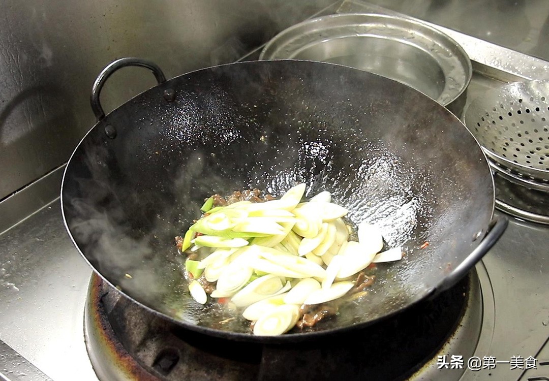 图片[10]-【葱爆牛肉】做法步骤图 关键腌制要入味 厨师长分享饭店腌制-起舞食谱网