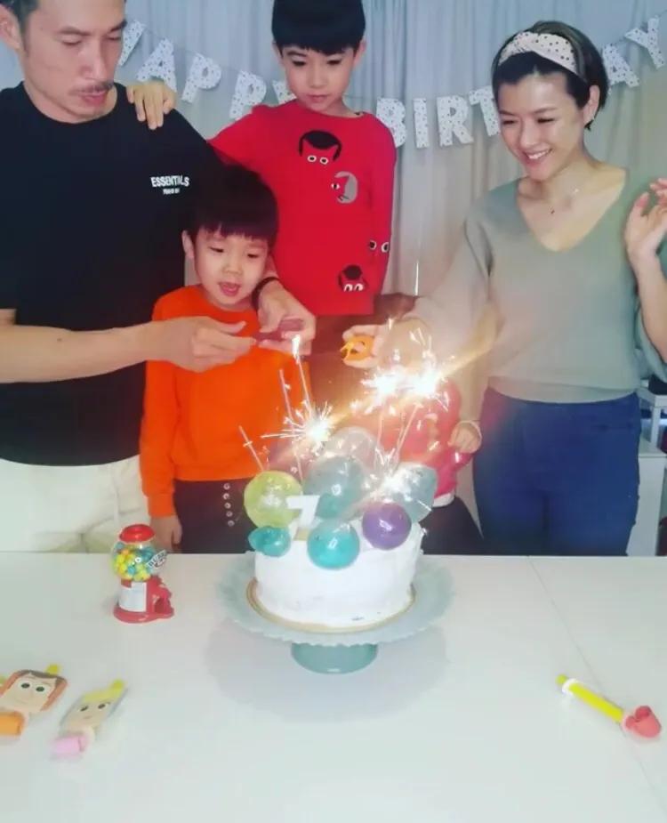陳茵媺曬全家福為大兒子慶生，一家五口同框笑容燦爛，幸福惹人羨