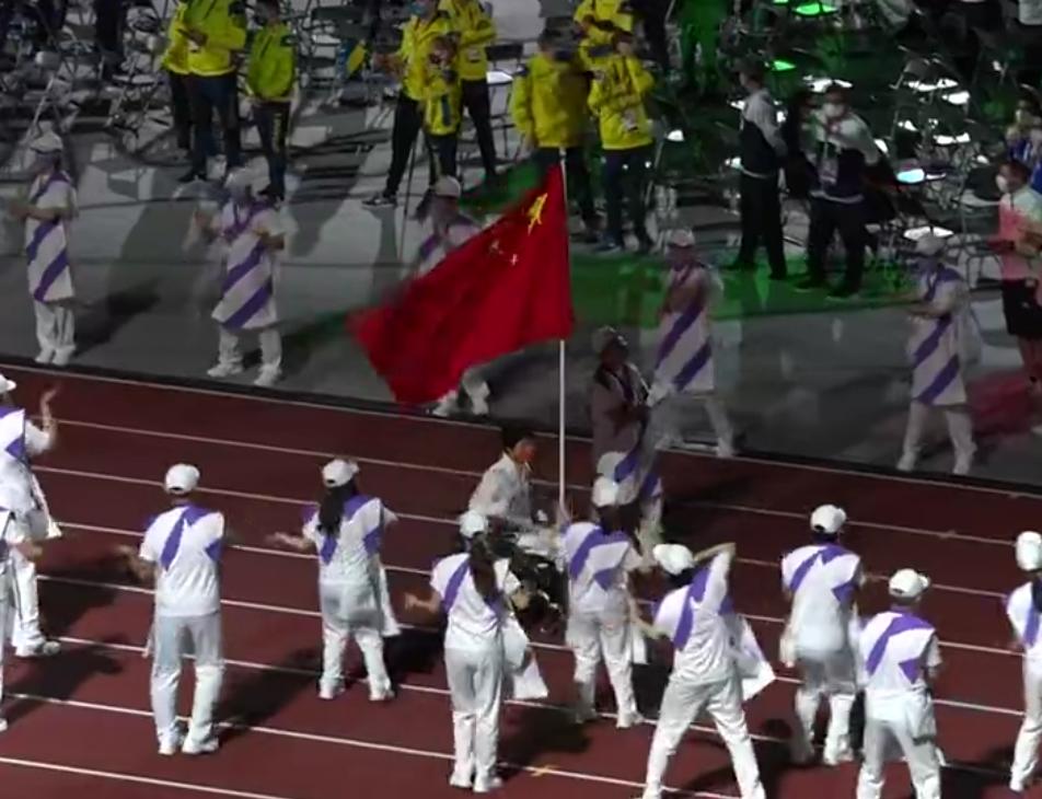 残奥会闭幕式巴黎手臂舞绝了，中国代表团获盛赞
