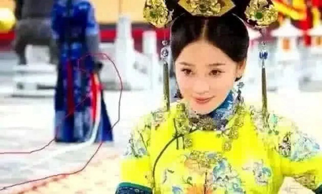 穿帮镜头！