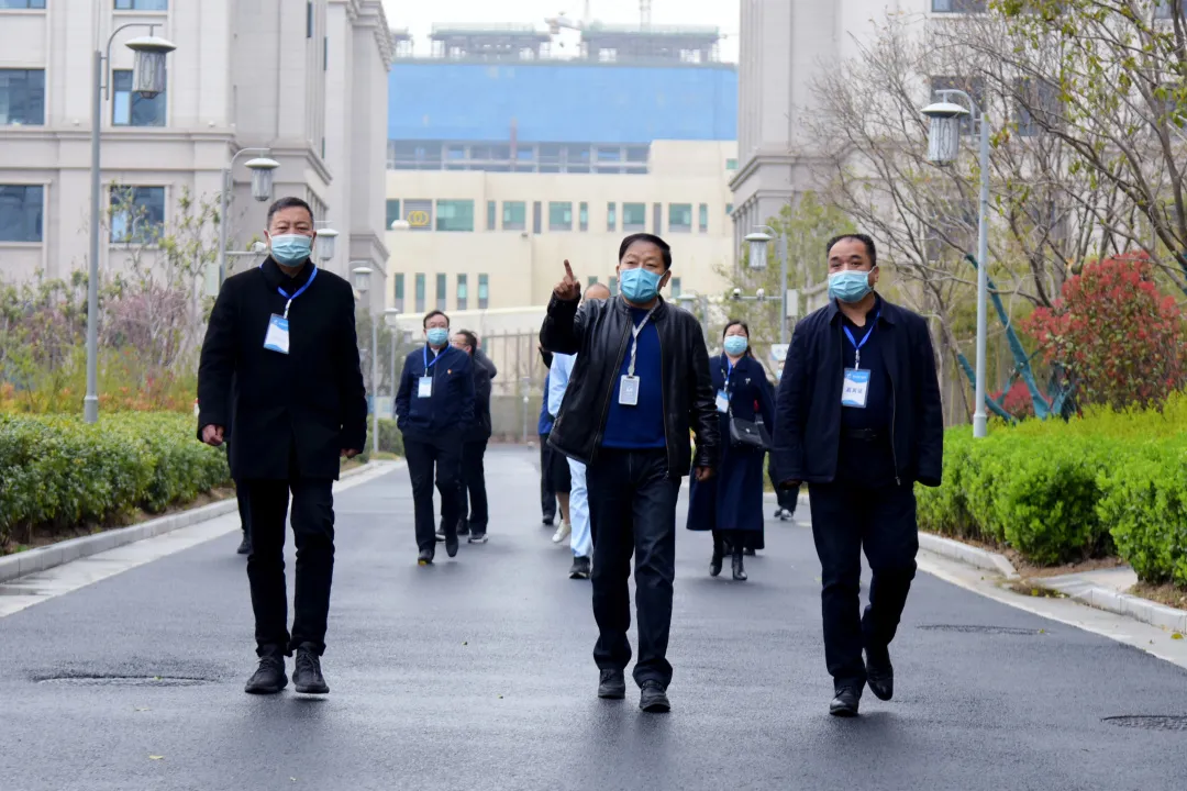 西平县深化医药卫生体制改革领导小组一行到河南省省立医院参观交流