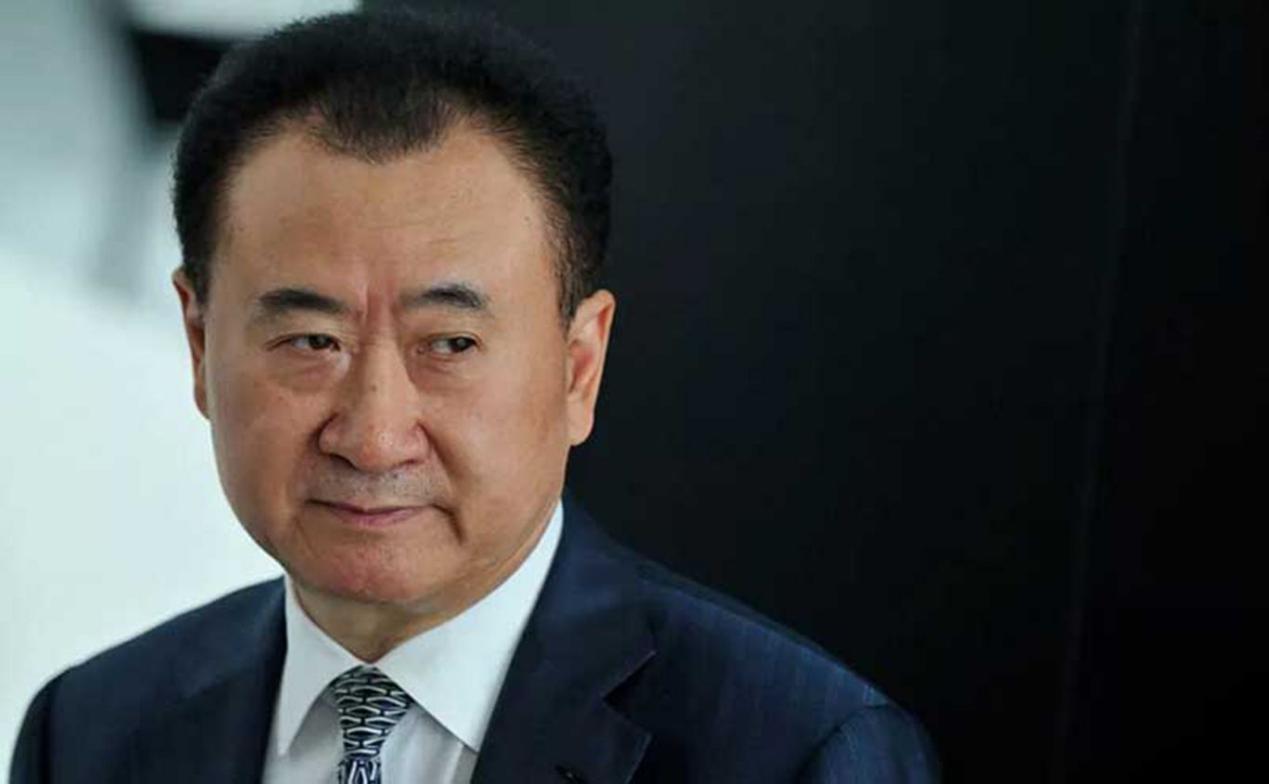 年轻人不要只想当明星，王健林坦言：女明星只是比较有钱的普通人