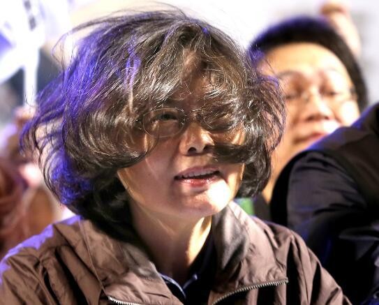 一意孤行，小心大陆外科手术式打击；岛内呼吁：别让蔡英文跑了