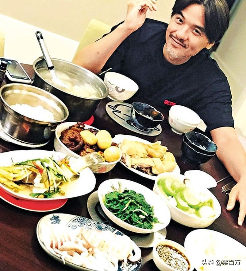 44岁舒淇为干女儿过生日满头白发，林熙蕾女儿像妈，全程摆臭脸