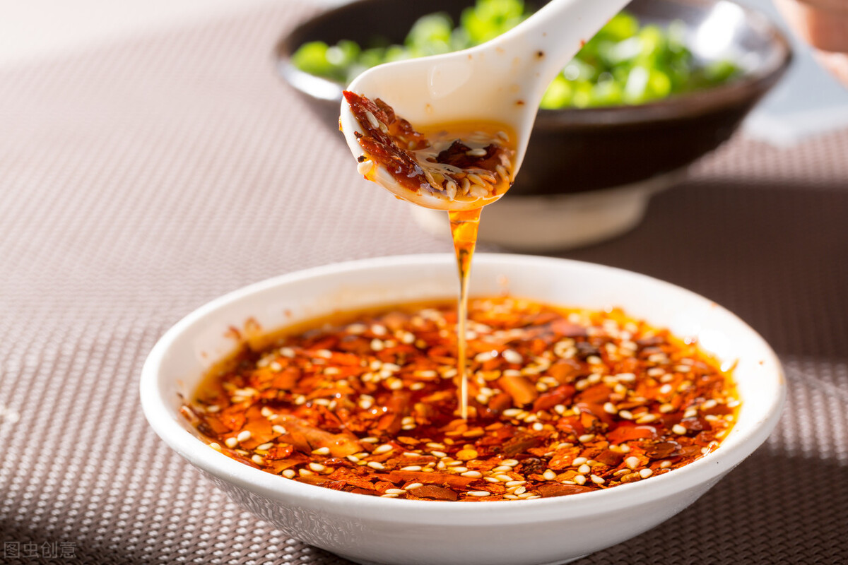 辣椒油好吃有诀窍 直接泼油是错的 教你正确做法 辣油香辣浓郁 桐姐的美食日记 Mdeditor