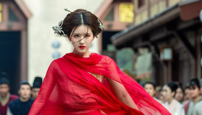 综艺的明星滤镜有多重，看到彭昱畅就知道，难