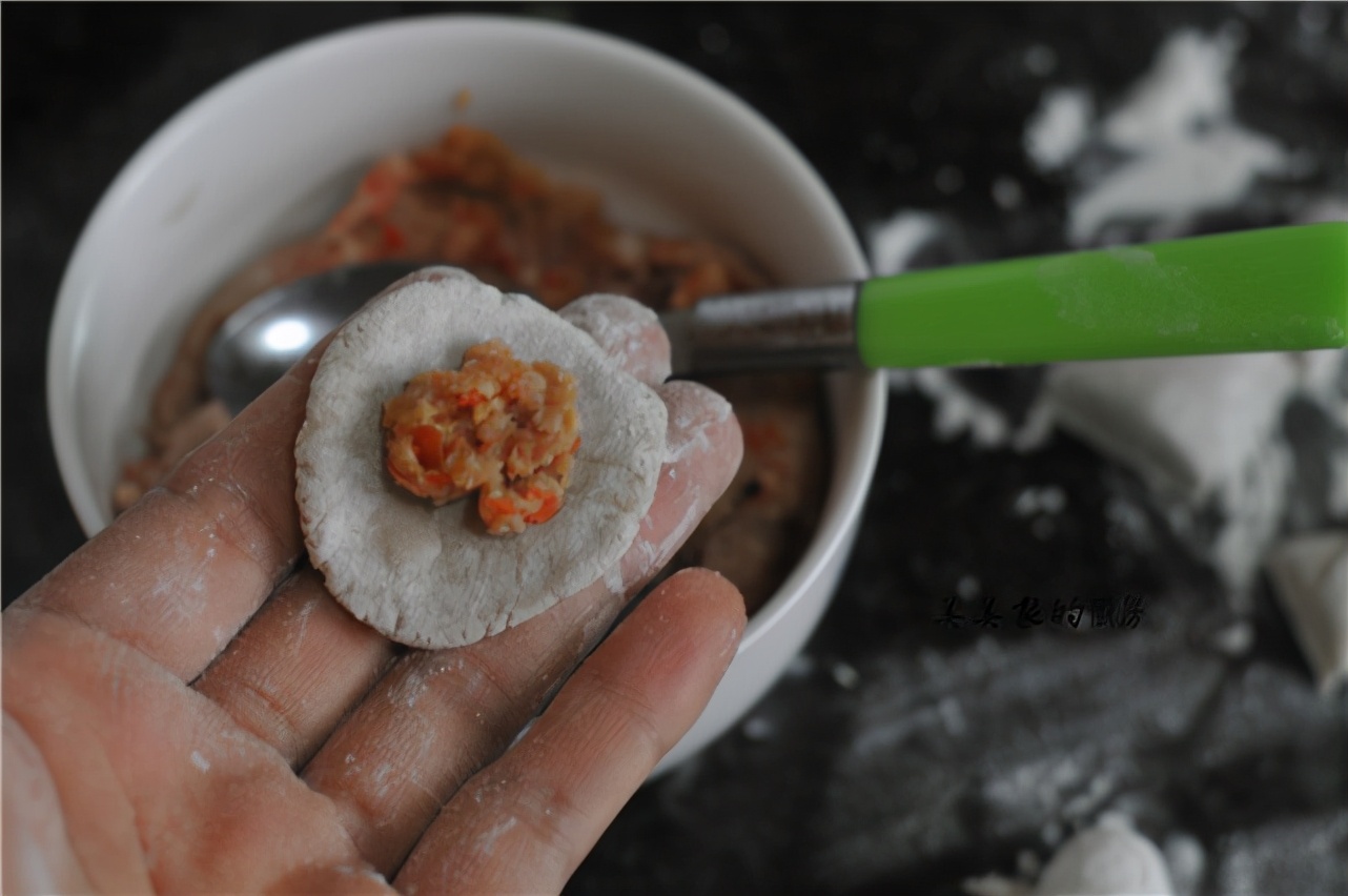 芋头是个“宝”，香糯细腻，营养极高，打碎拌好做早餐，太香了