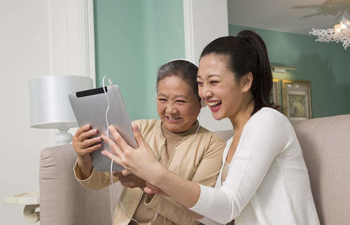 唐嫣这样称呼婆婆，亲切又好区分，尽显高情商