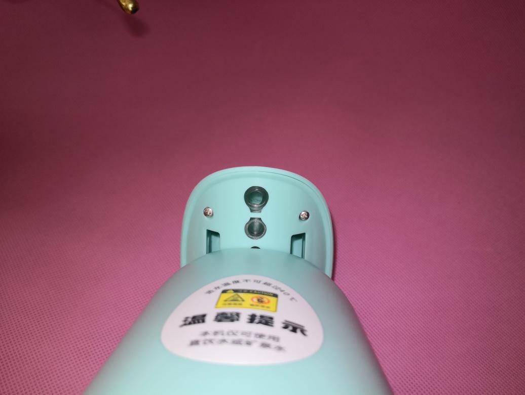 轻触热水出，饮水不等待-米因即热饮水机评测