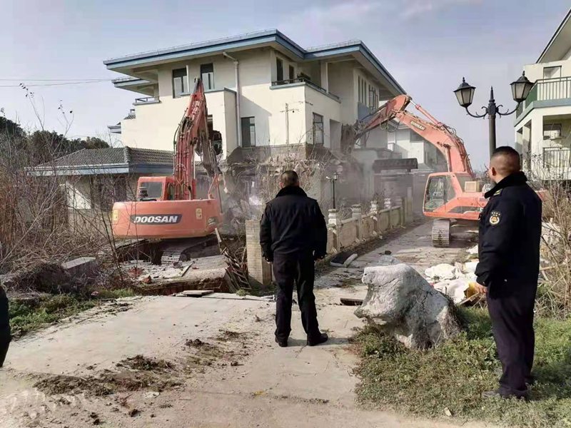 拆除违建决不手软,蔡甸城管全力保护沉湖国际重要湿地