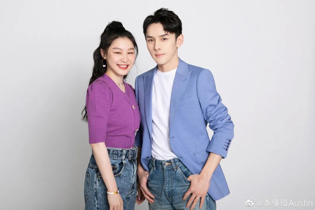 她原本是素人，被金星看好演喜剧爆红，参加《