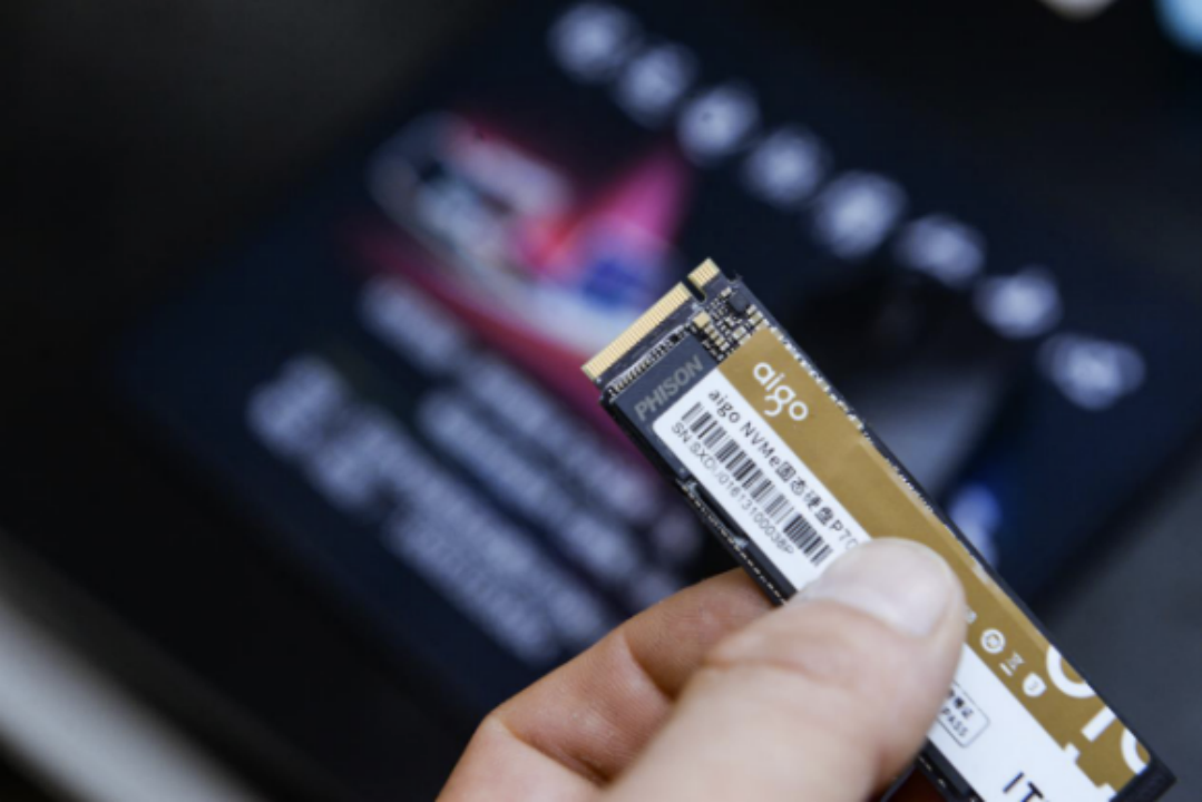 aigo国民好物固态硬盘P7000简评：如何实现PCIe 4.0满速运行