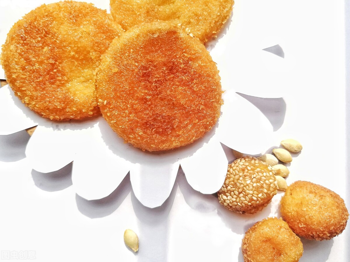 南瓜饼就要这样做，不用一滴水，香甜软糯吃不腻，咬一口满嘴香