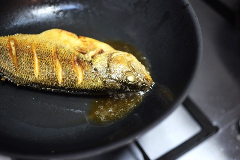 复刻千年传承的铁器 三禾窒氮轻铁锅