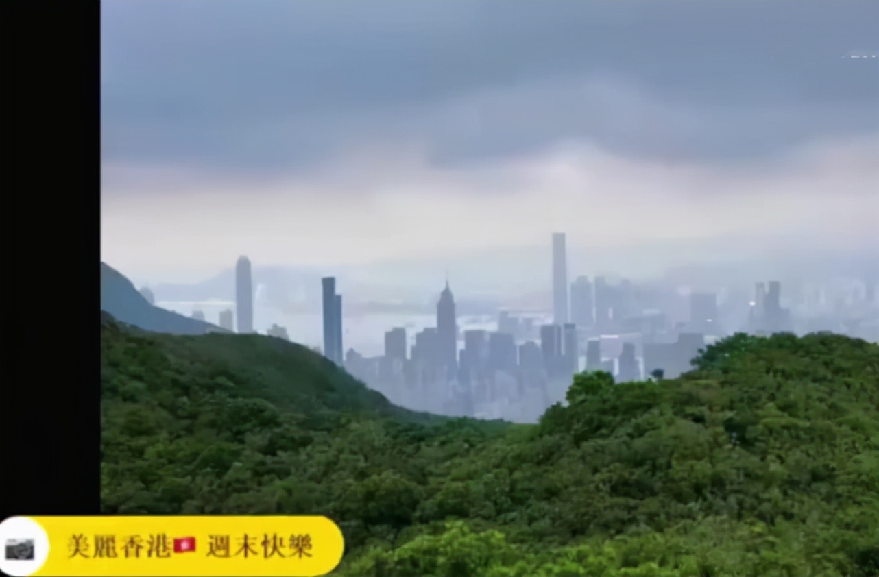 好幸福！郭晶晶晒一家五口温馨日常，与霍启刚爬山自拍秀足恩爱