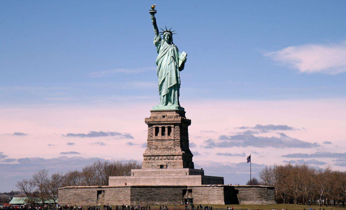 美駐華使館鼓動�和平抗議�，中國網友一片罵聲，華春瑩犀利回應