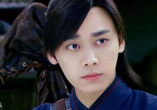 明星也有颜值缺陷，杨紫和郑爽法令纹深，鹿晗