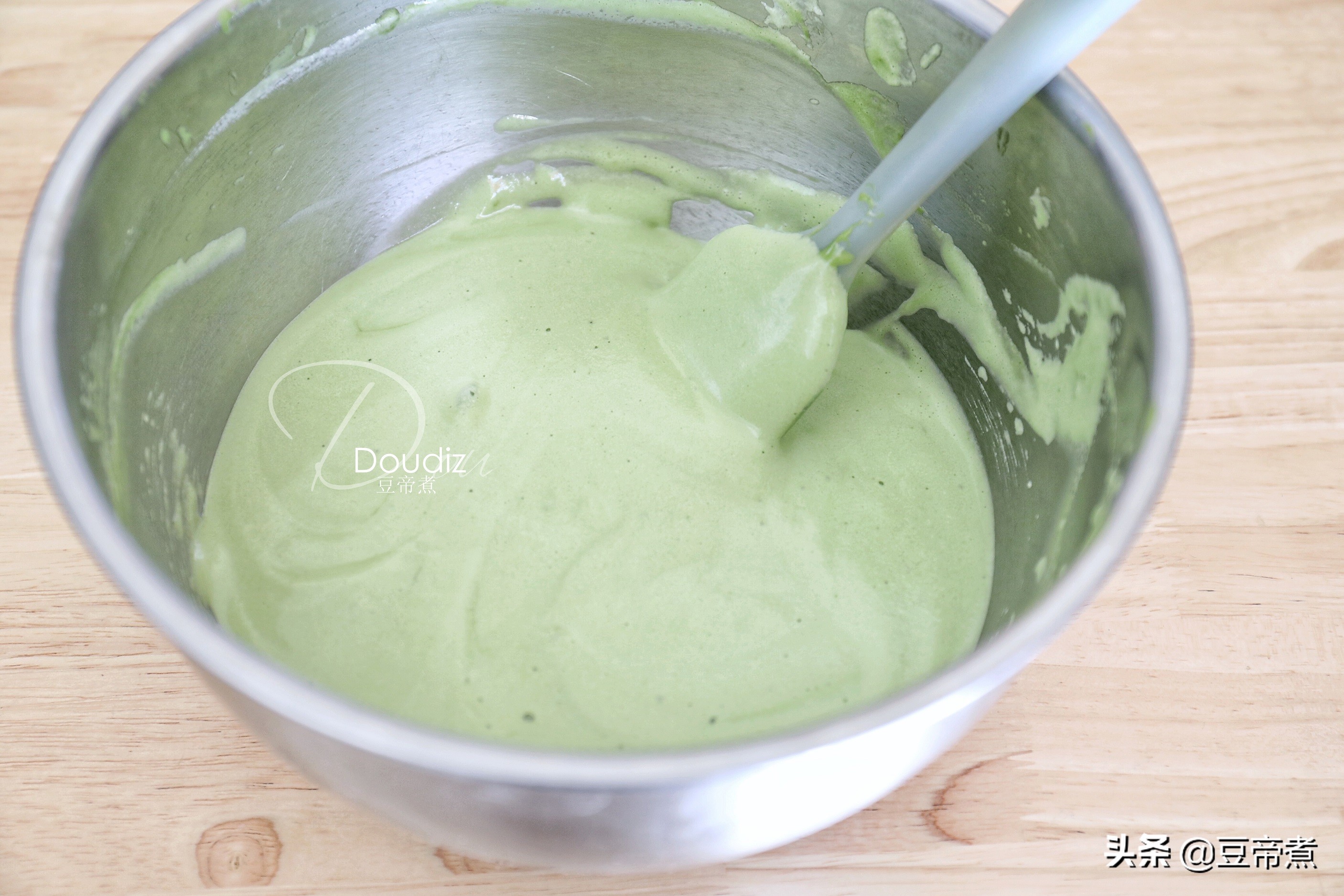 終於學會了孩子最愛吃的小蛋糕，自製衛生用料放心，實在太好吃了