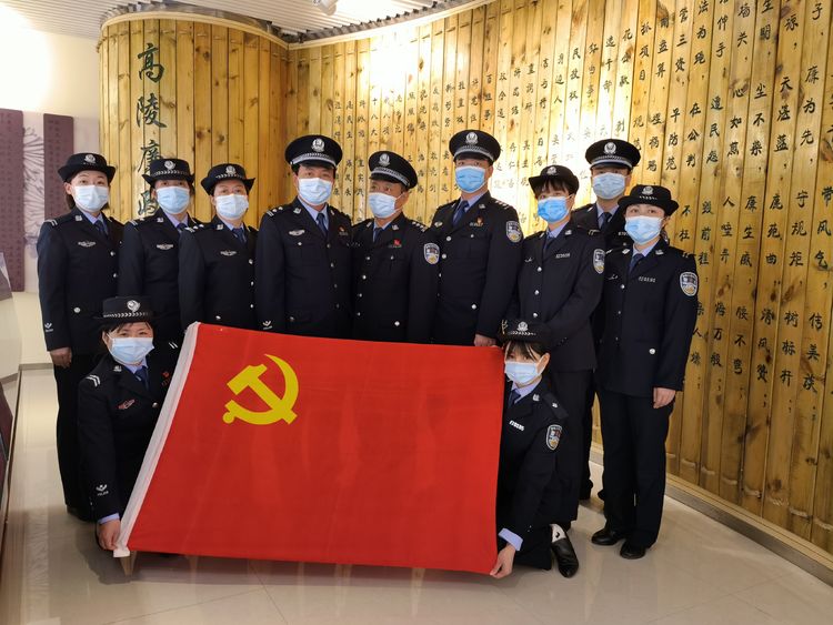 西安公安高陵分局办公室组织全体民警参观区廉政教育基地