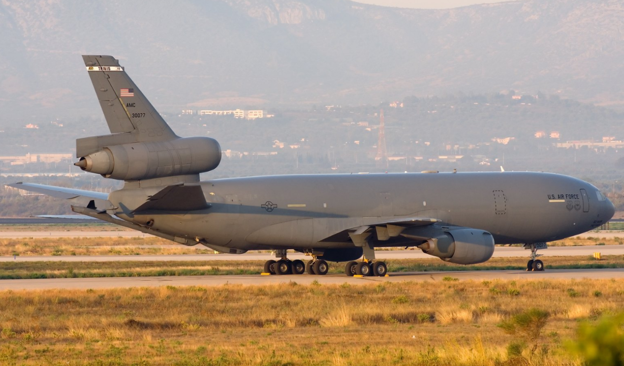 美军六代机方案走火入魔，遭到专家猛烈抨击：