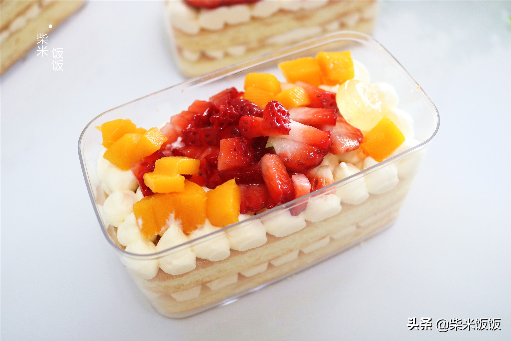 4個雞蛋，一瓶奶油，教你做孩子喜歡的盒子蛋糕，好看又好吃