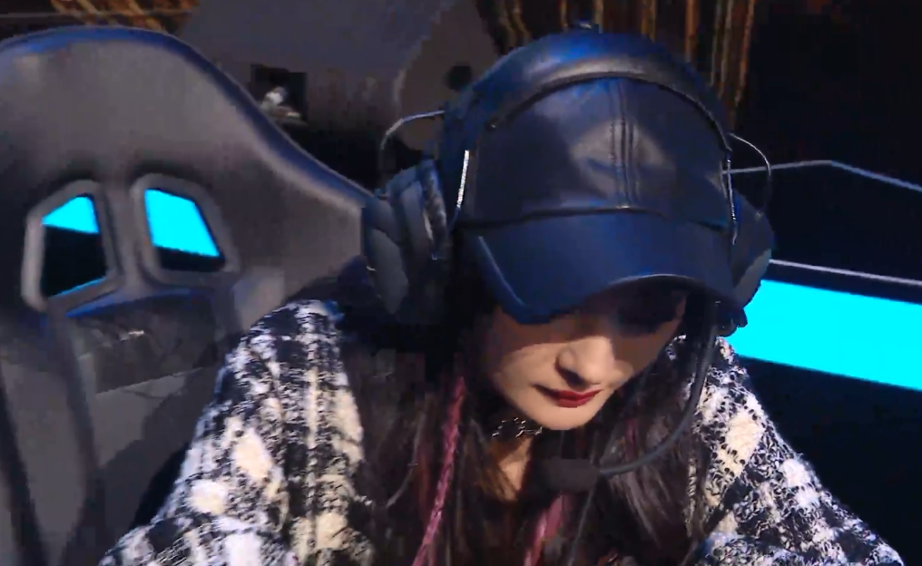 首秀|杨幂玩游戏首秀就被打到自闭！被“打”懵的她直呼：太无情了