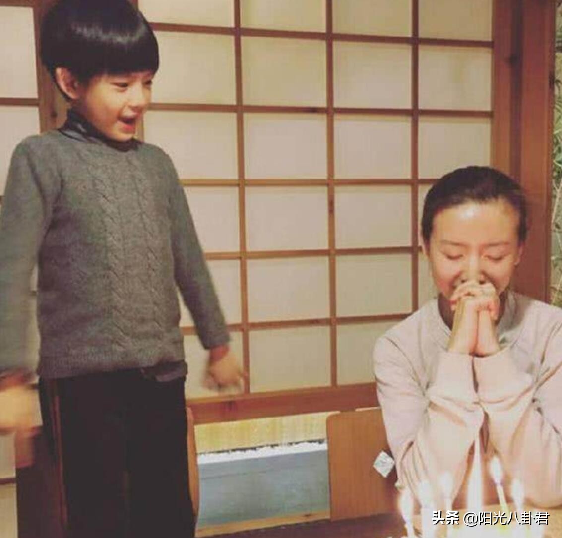 白百何陈羽凡离婚后同框，明星离婚关系大不同